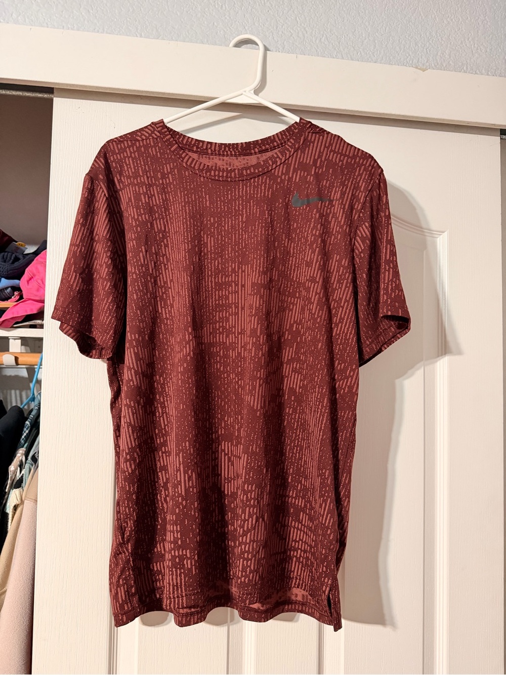 NWOT Size L Nike Men’s Brown/red Dri-Fit Top